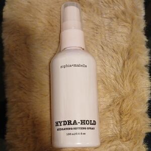 Hydra-Hold Hydrating Setting Spray - White